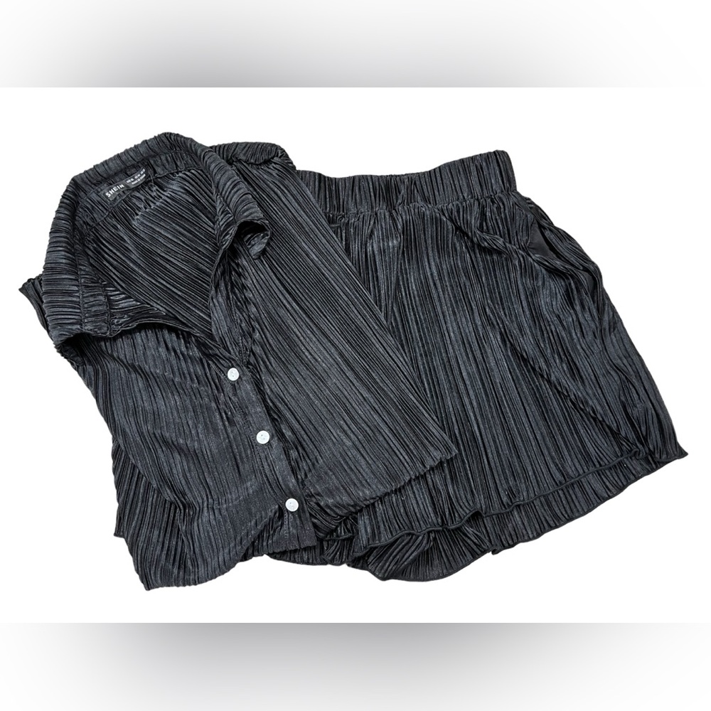 SHEIN Black Pleated Short Lounge Set - Button-Up Top & Elastic Waist Shorts